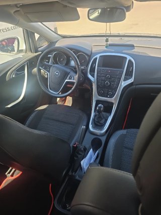 Opel Astra 2015