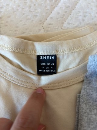 Lote 4 Camisetas SHEIN Básicas Nuevas sin estrenar