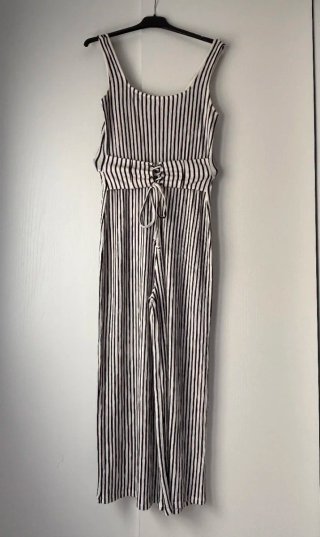 Mono Bershka rayas blanco y negro