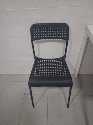 Juego de 2 Sillas Negras de Plástico