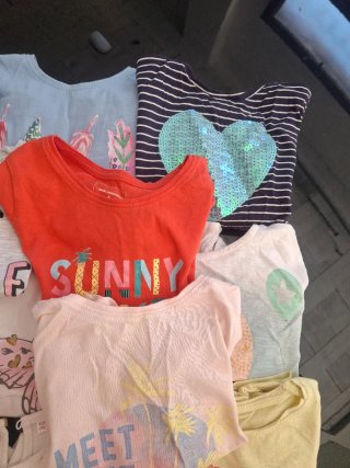 Lote 13 camisetas niña 3-4 años