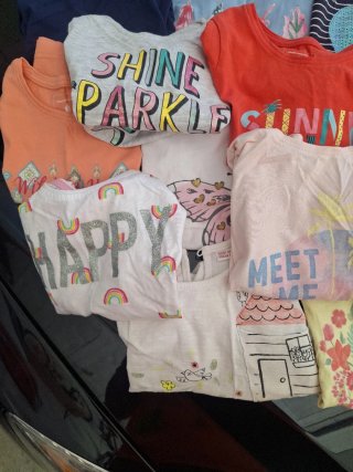 Lote 13 camisetas niña 3-4 años
