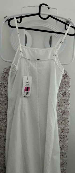 Vestido recto blanco con cremallera