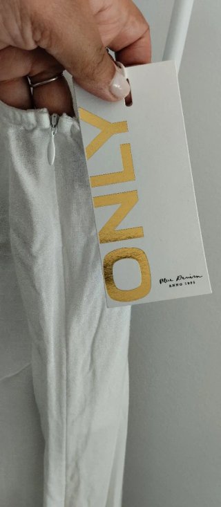 Vestido recto blanco con cremallera