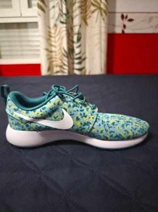 Deportivas Nike Teal y Amarillo