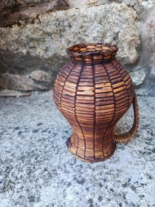 Jarra antigua de vino