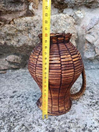 Jarra antigua de vino