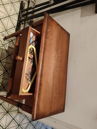 Mesa recibidor de madera