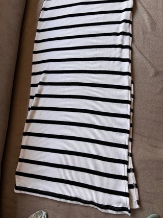 Falda larga Bershka rayas blancas y negras