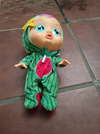 Muñeca Cry Babies Sandía