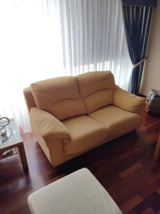 Sofá de 2 plazas tela beige