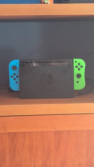 Nintendo con 2 mandos