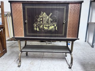 Mueble bar retro vintage con ruedas