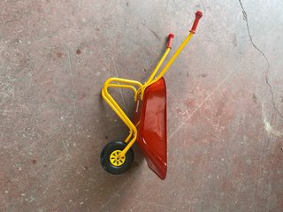Set jardinería infantil con carretilla de juguete