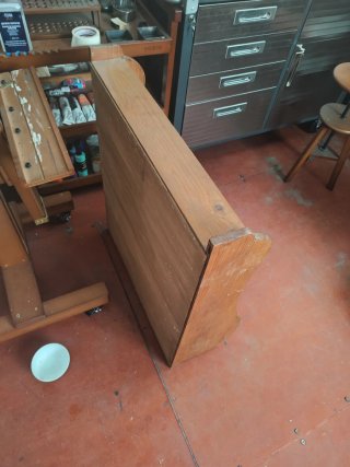 Estantería rustica de madera antigua para pared