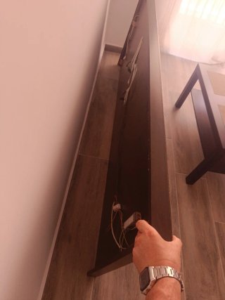 Cabecero de madera marrón