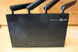 Router Asus 4G-AC68U
