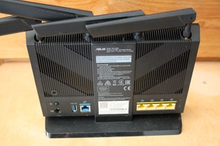 Router Asus 4G-AC68U
