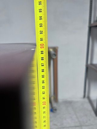 Armario vitrina de madera y cristal