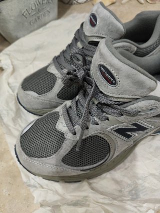 New Balance 2002R Gris