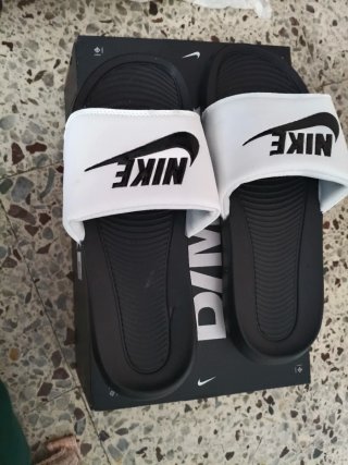 Chanclas Nike Hombre Blancas y Negras