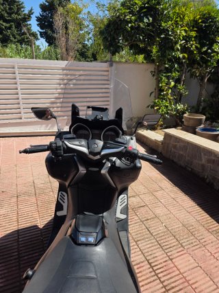 Yamaha TMAX 530 SX Negra