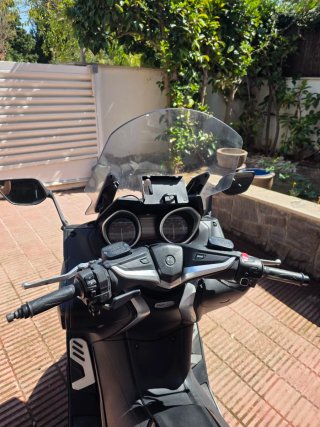 Yamaha TMAX 530 SX Negra