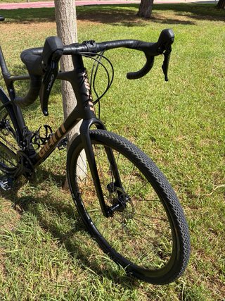 Bici Gravel Giant Revolt Adv 3 fibra de carbono