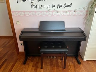 Piano Roland RP-101 marrón + banqueta