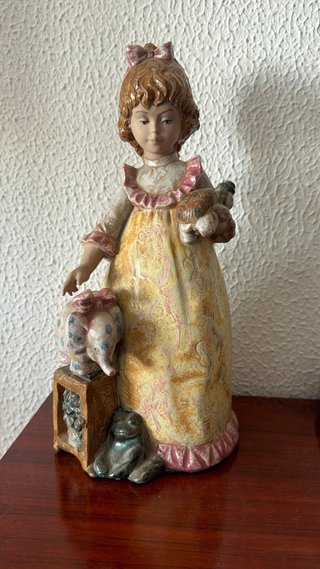 Figura Muñeca Cerámica Niña con Tortuga