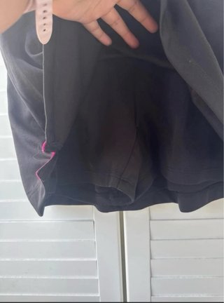 Falda pantalón de pádel SADELY negra y rosa