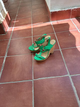 Sandalias de tacón verdes