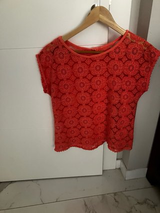 Camiseta naranja de encaje