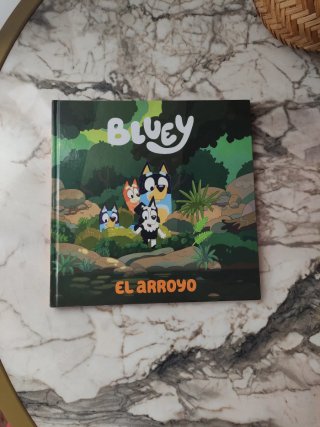Bluey. Un cuento - El arroyo (edición en español)