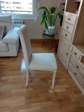 Silla de comedor tela y madera.