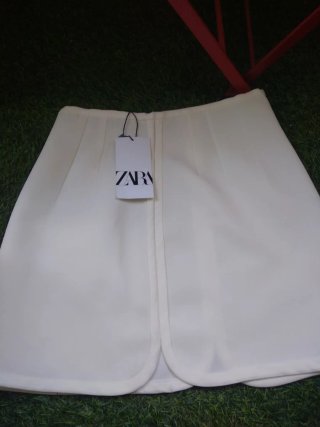 Falda Zara blanca