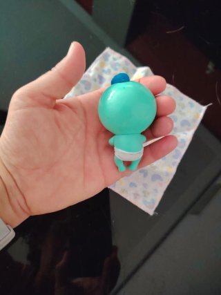 Muñeco bebé mint con pañal y mantita