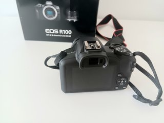 1.000 DISPAROS Canon EOS R100 con objetivo kit