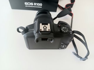 1.000 DISPAROS Canon EOS R100 con objetivo kit