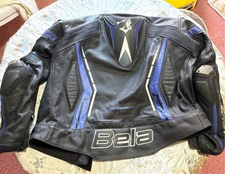 Mono de moto 2 piezas Talla 48 marca bela