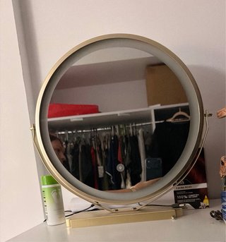 Specchio da trucco con luce LED dorata