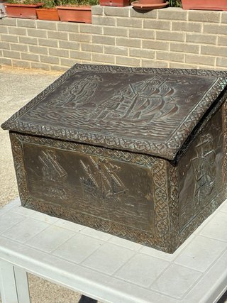 Baule vintage lastre rame decorato
