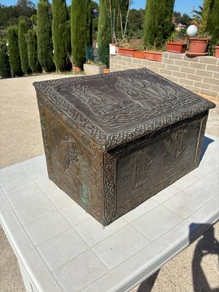Baule vintage lastre rame decorato