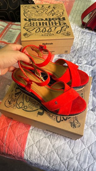 Sandalias cuña Refresh rojas