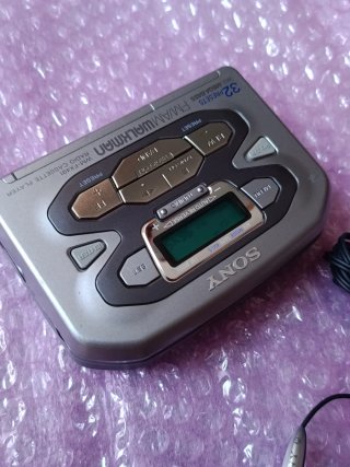 Walkman Sony FM/AM Mega Bass WM-FX491
