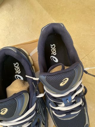Zapatillas Asics azules y grises