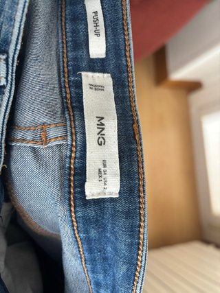 Vaquero push up mango mujer
