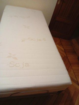 Cama articulada para movilidad reducida