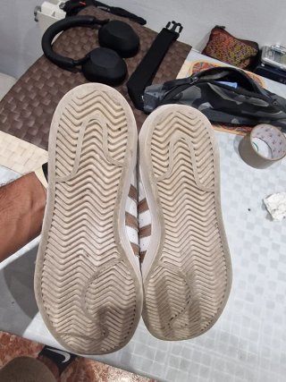 Zapatillas Adidas Superstar Doradas y Blancas