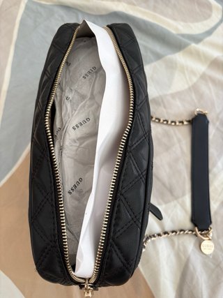 Bolso Guess Cessily Acolchado Negro Nuevo